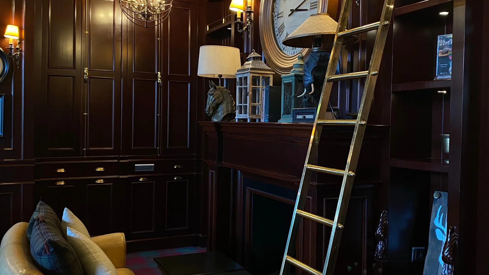 Custom Built-In Bookshelves & Home Library Shelving in Lexington KY